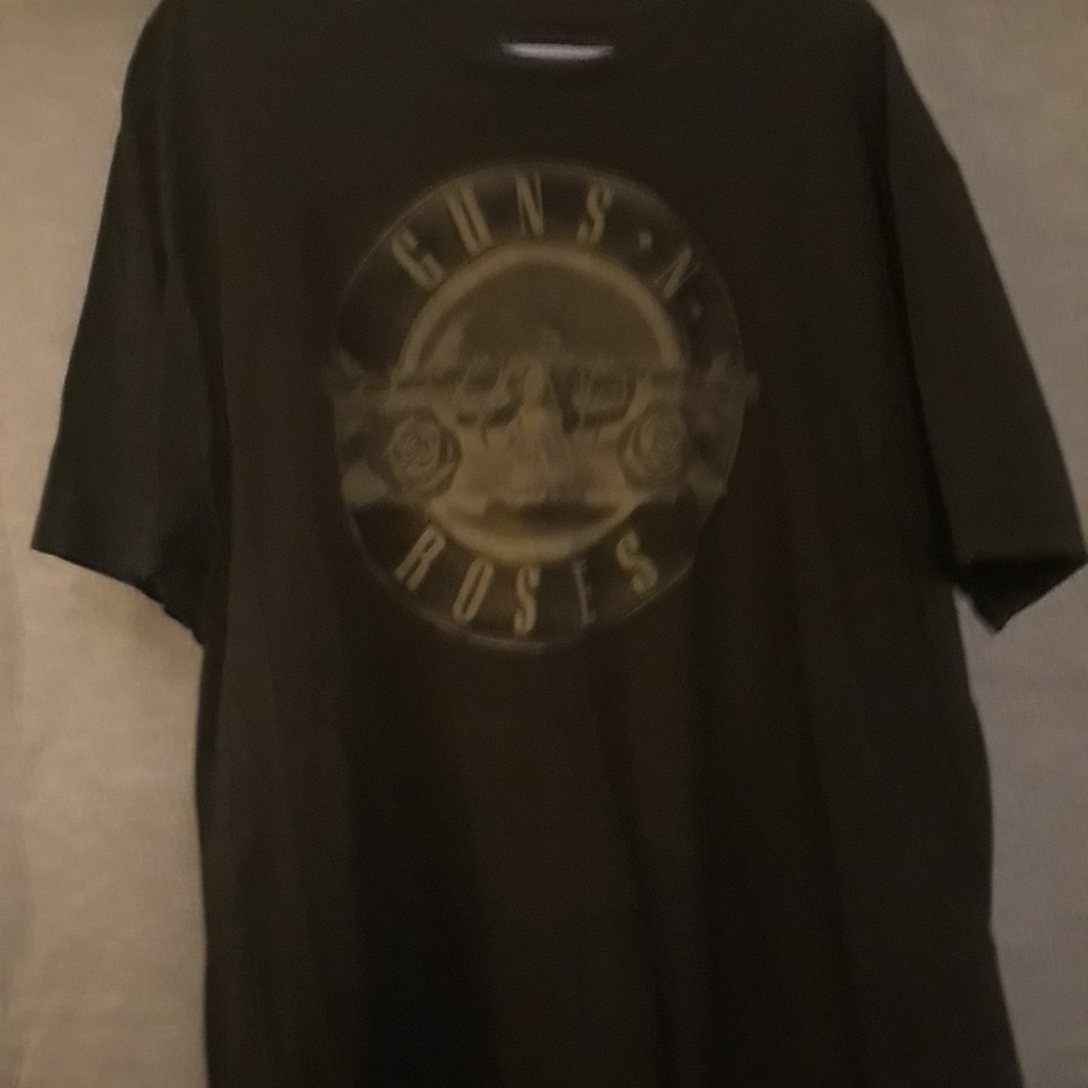 Guns and Roses graphic tee